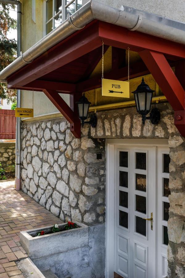 Rege - Wellness Resort House Eger Esterno foto