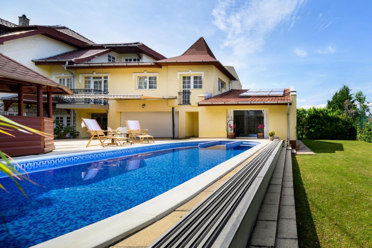 Rege - Wellness Resort House Eger Esterno foto