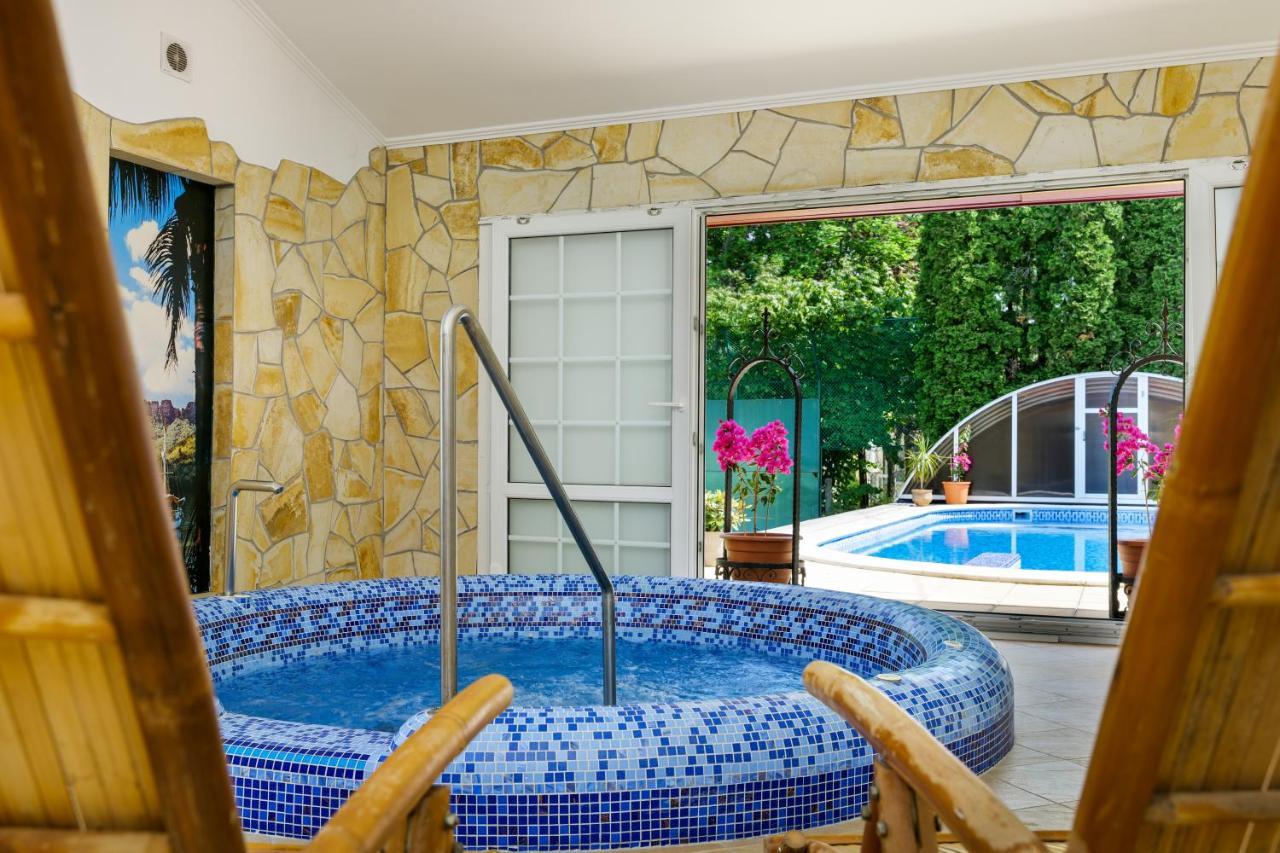 Rege - Wellness Resort House Eger Esterno foto